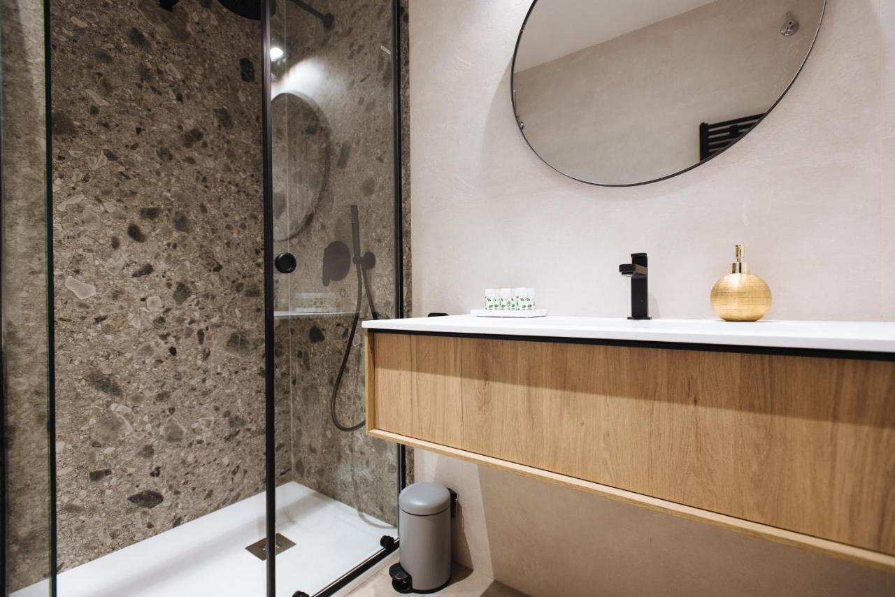 R26 Suites Sevilla Δωμάτιο φωτογραφία